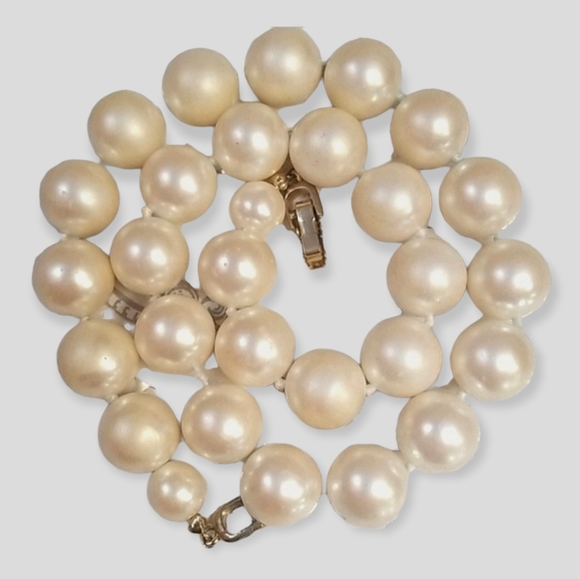Vintage 1950s Mid Century Faux Pearl Gold Tone Necklace - Picture 4 of 14